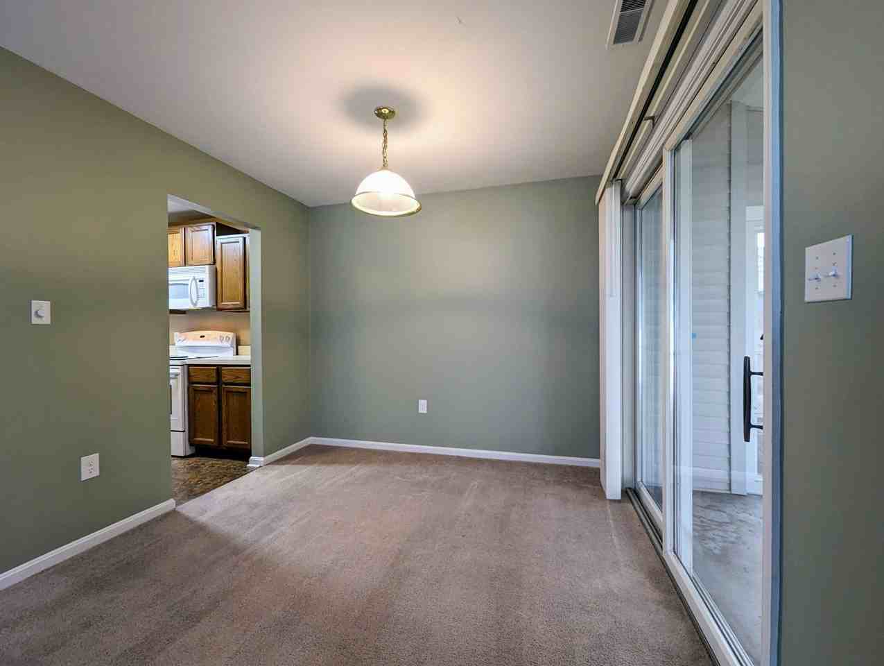 406 Franklin St - Photo 7 of 17