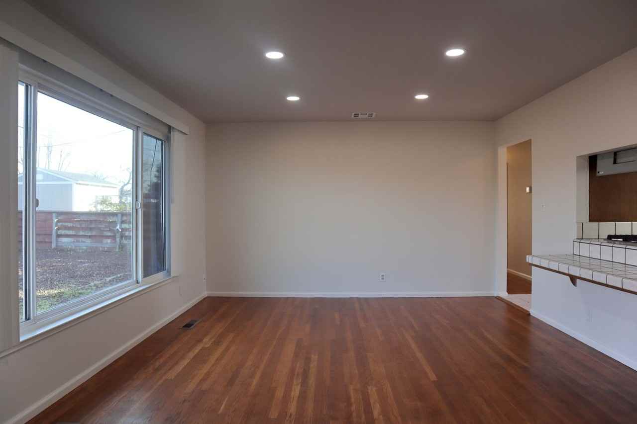 5138 Eggers Dr - Photo 6 of 20