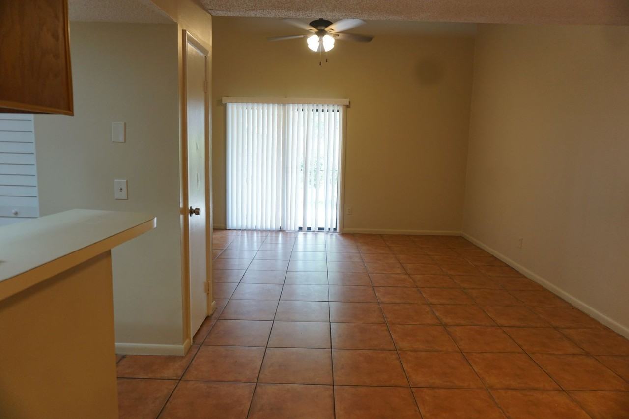 5539 Pinebay Cir N - Photo 3 of 11