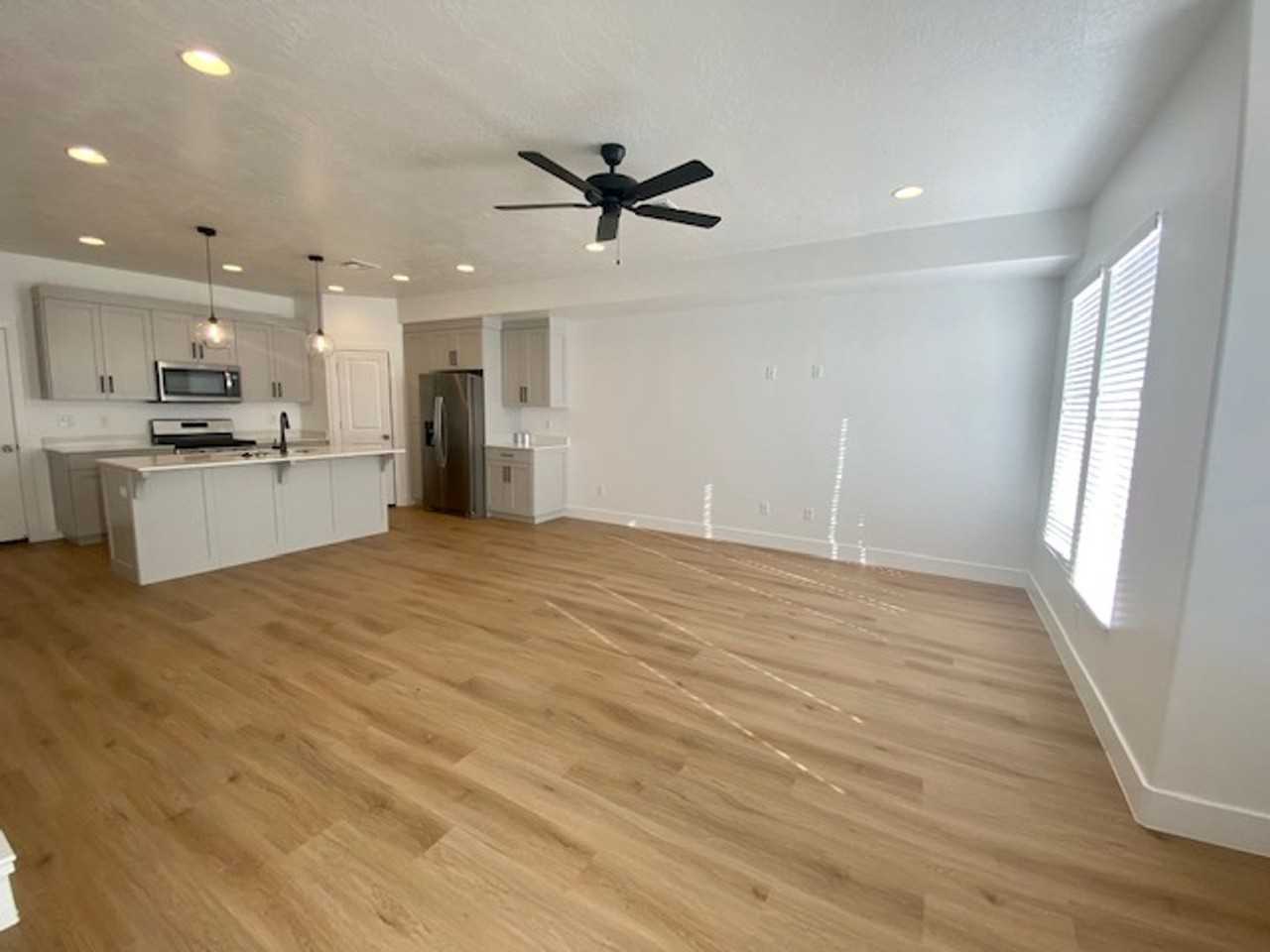 2664 E Gray Birch Dr - Photo 3 of 31
