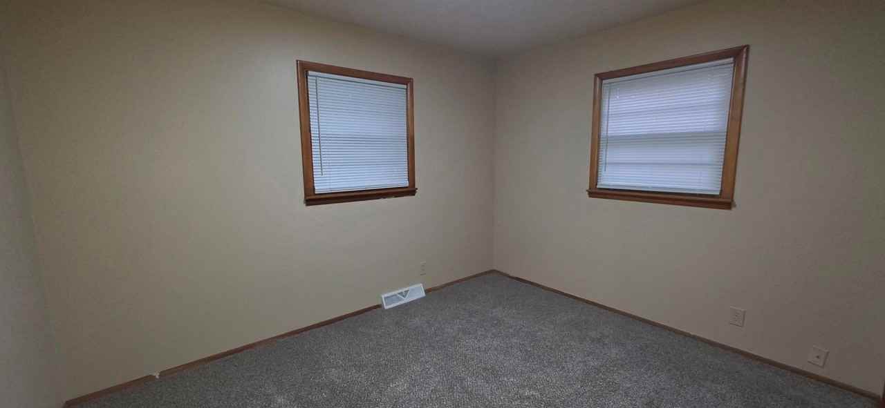 2223 N Link Ave - Photo 2 of 9