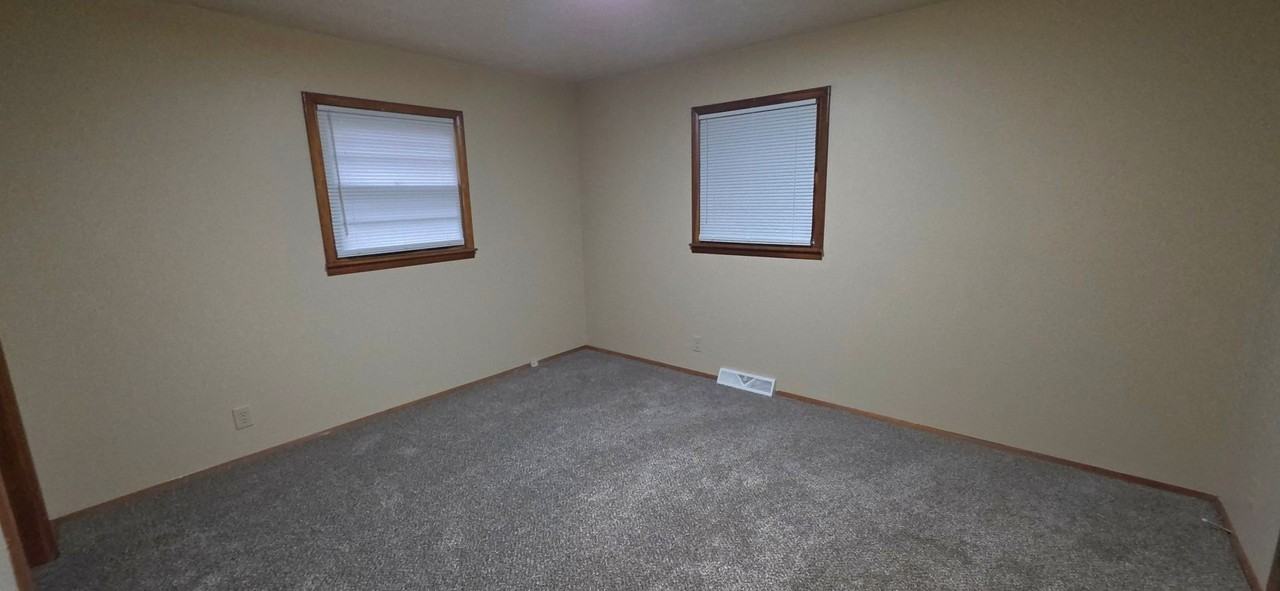 2223 N Link Ave - Photo 6 of 9