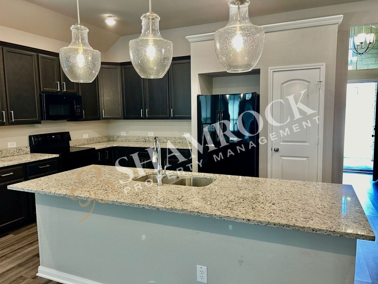 10233 Driskill Dr - Photo 5 of 12