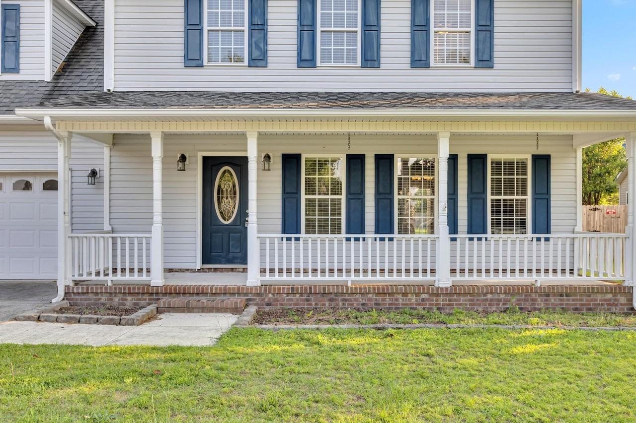 324 Beacon Ln - Photo 2 of 21