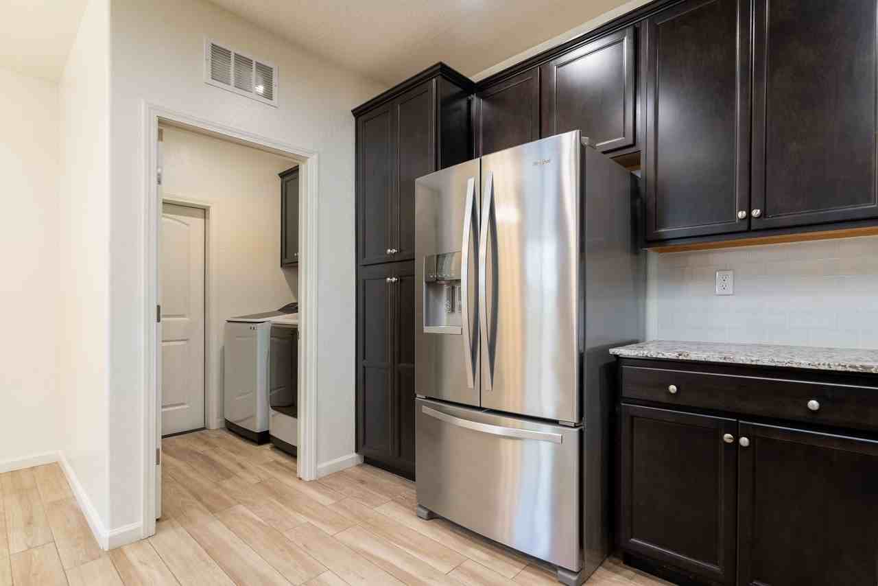 3224 Dorset St - Photo 4 of 21