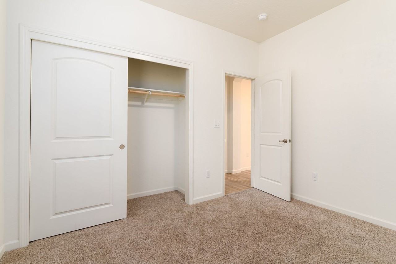 3224 Dorset St - Photo 7 of 21