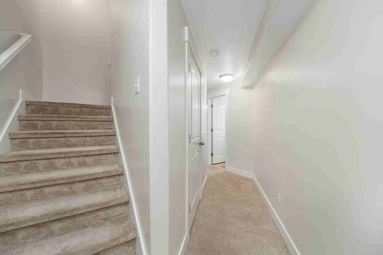 596 N 260 W - Photo 7 of 26