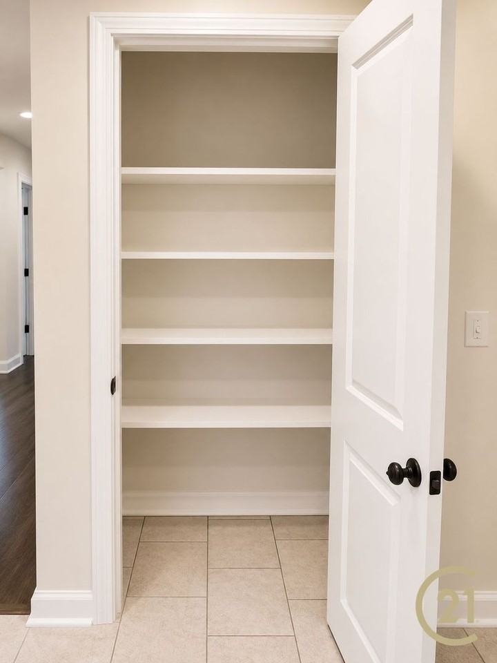3401 Derby Dr - Photo 5 of 18