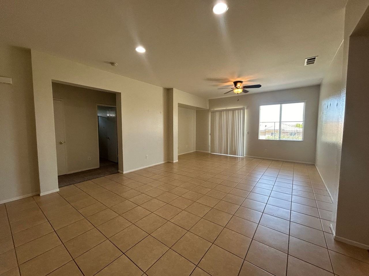 42557 Drennon Ct - Photo 4 of 7