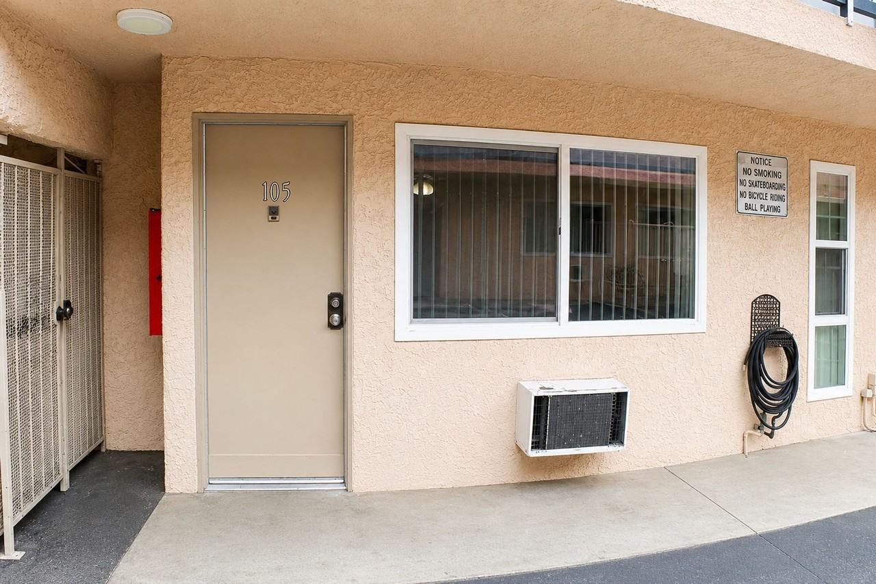 19945 Roscoe Blvd - Photo 5 of 7