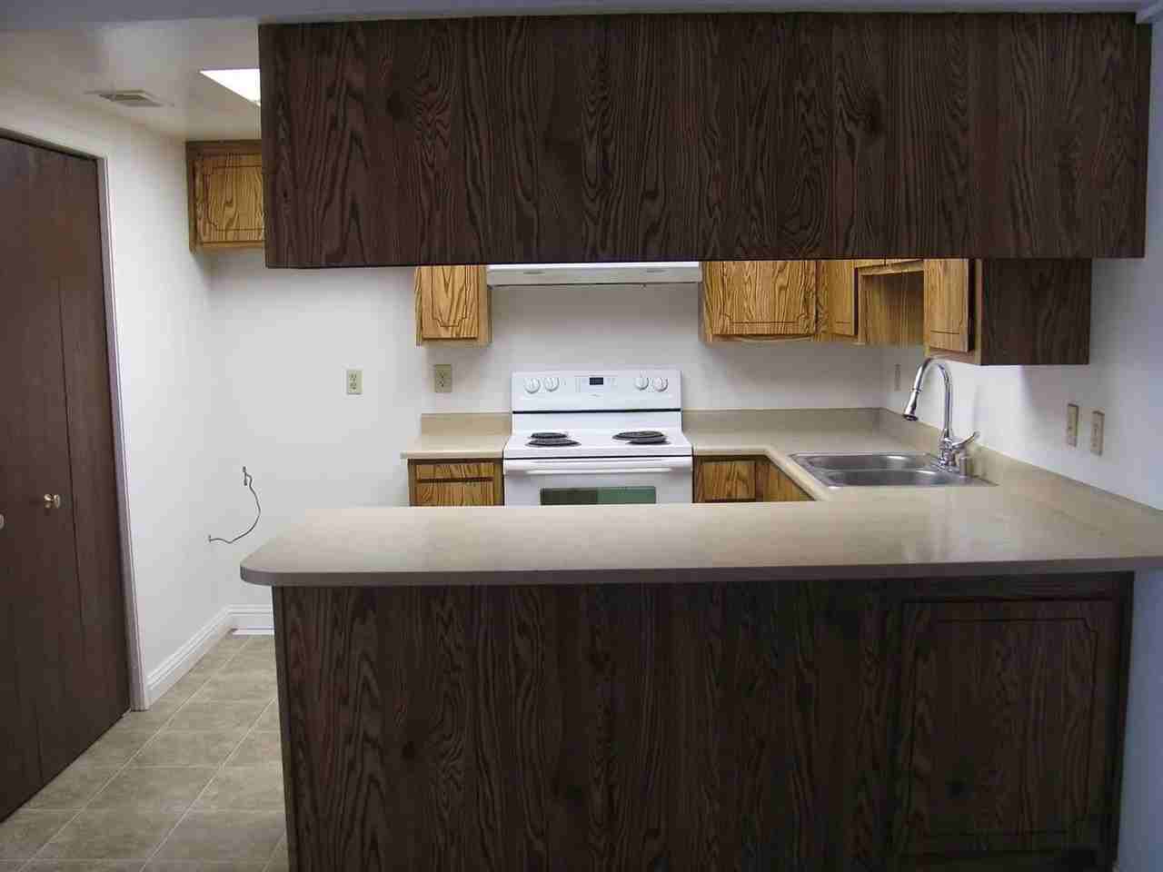 907 Princeton Pl - Photo 3 of 13