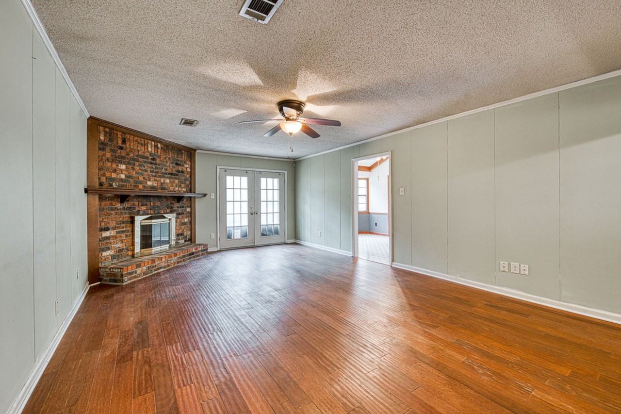 12119 Shawnee Forest Dr - Photo 5 of 23