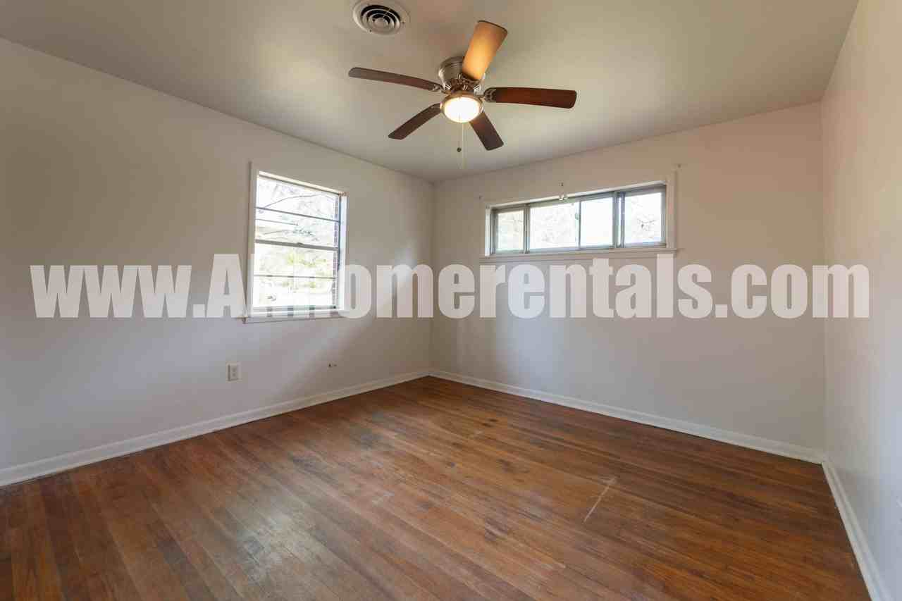 421 Angus St - Photo 5 of 5