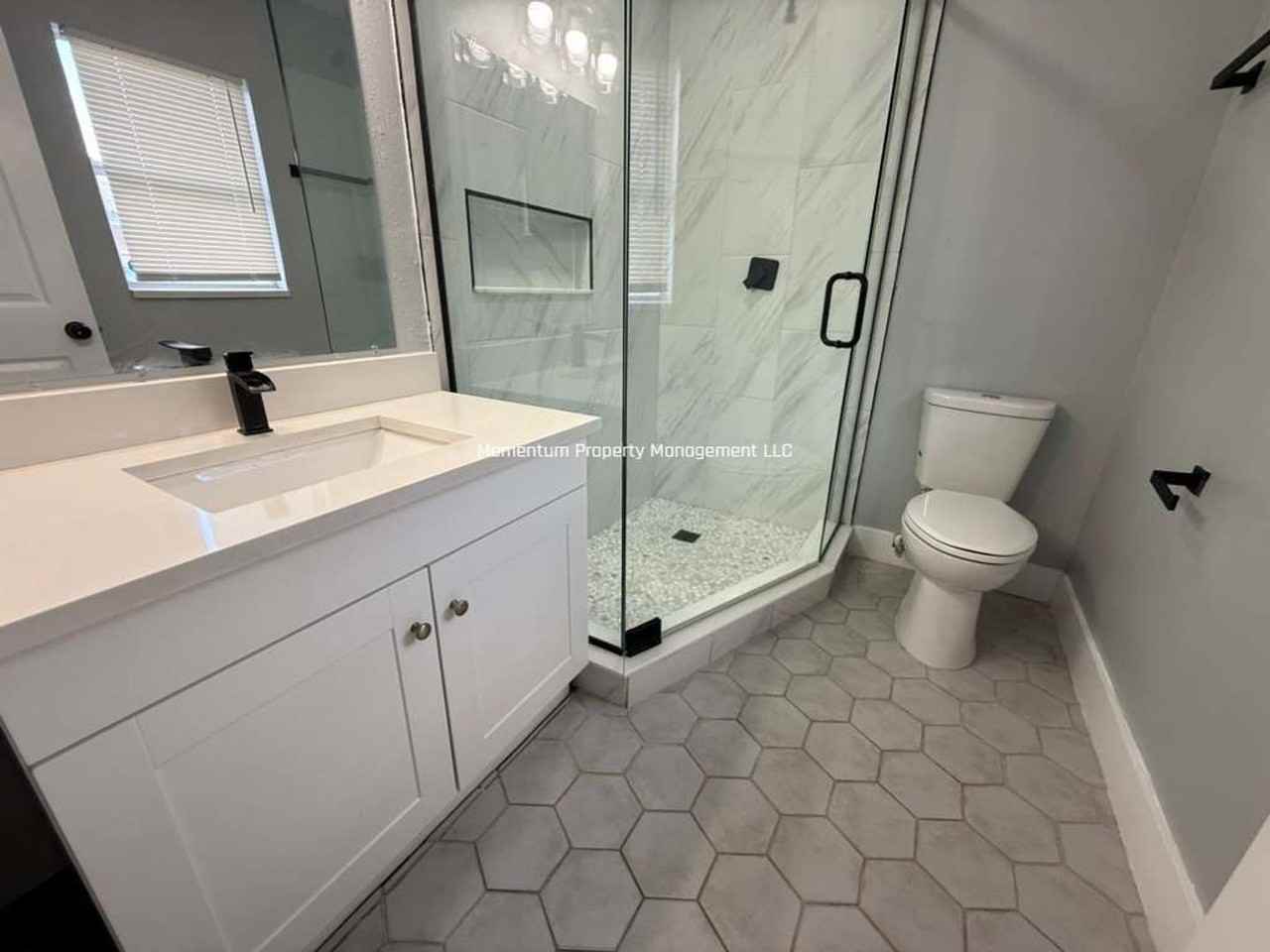 6409 N 41st St - Photo 2 of 12