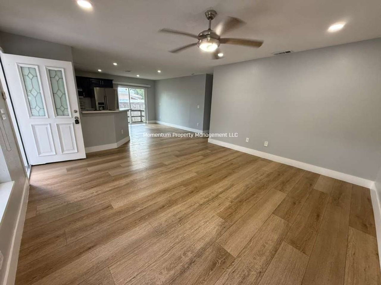 6409 N 41st St - Photo 3 of 12