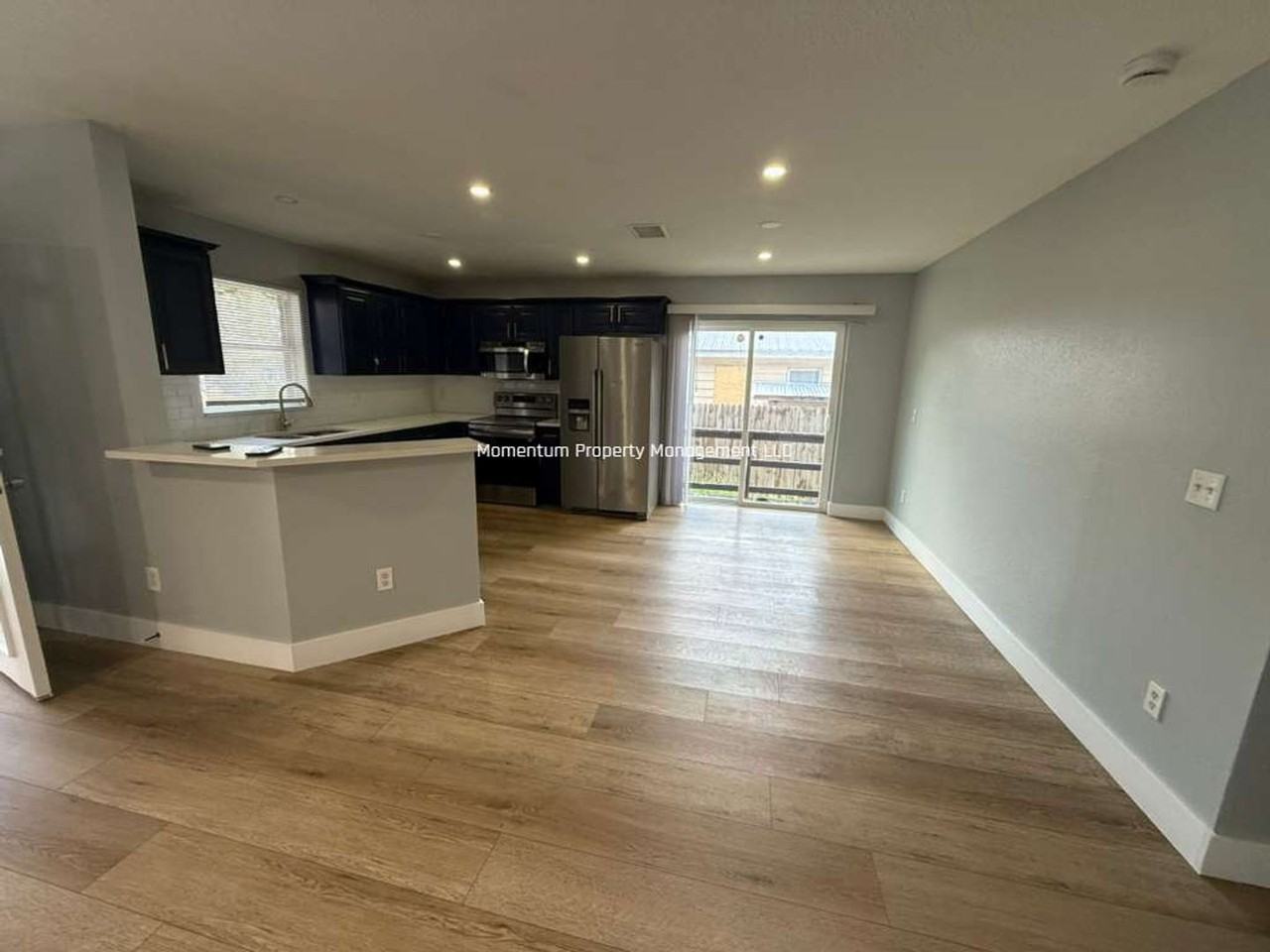 6409 N 41st St - Photo 5 of 12