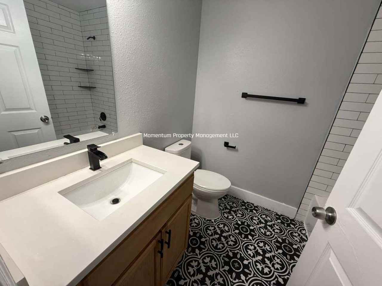 6409 N 41st St - Photo 6 of 12