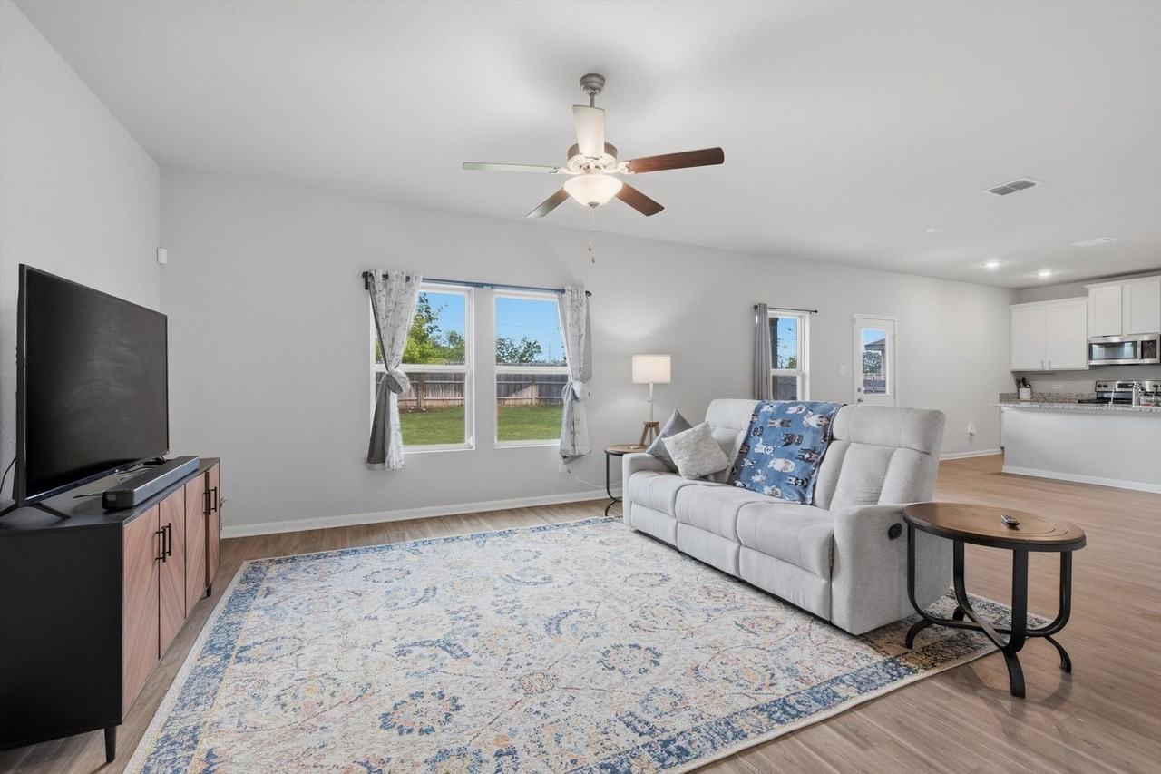 7102 Emerald Vly - Photo 6 of 27
