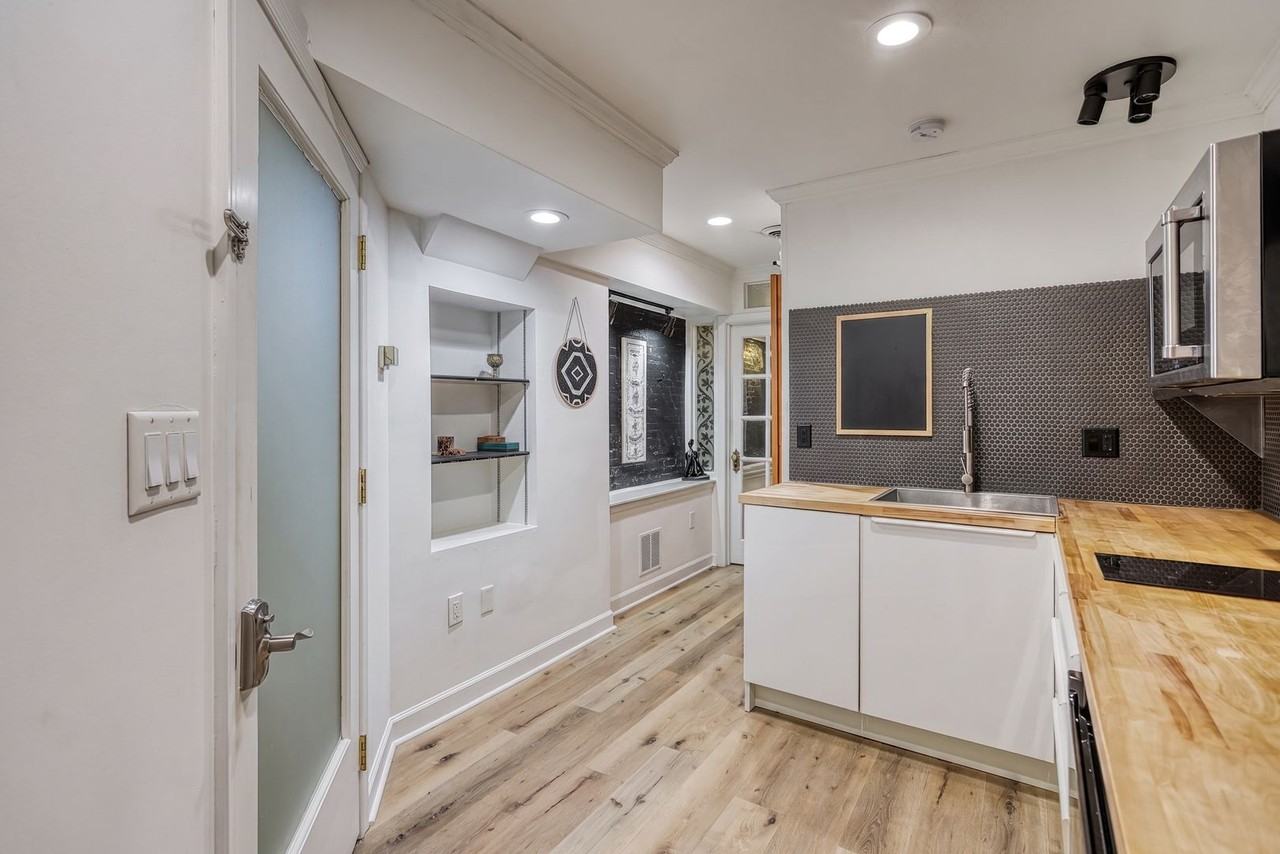 411 1/2 Walnut St - Photo 2 of 21