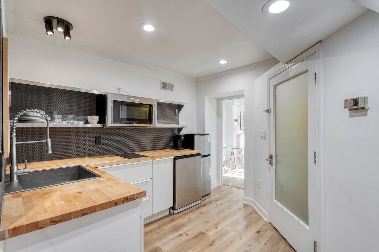 411 1/2 Walnut St - Photo 3 of 21