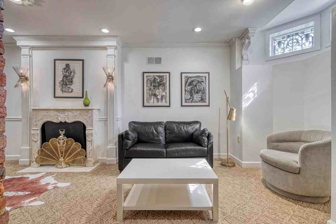 411 1/2 Walnut St - Photo 7 of 21