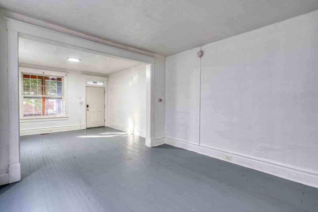 339 Emerald St - Photo 5 of 24