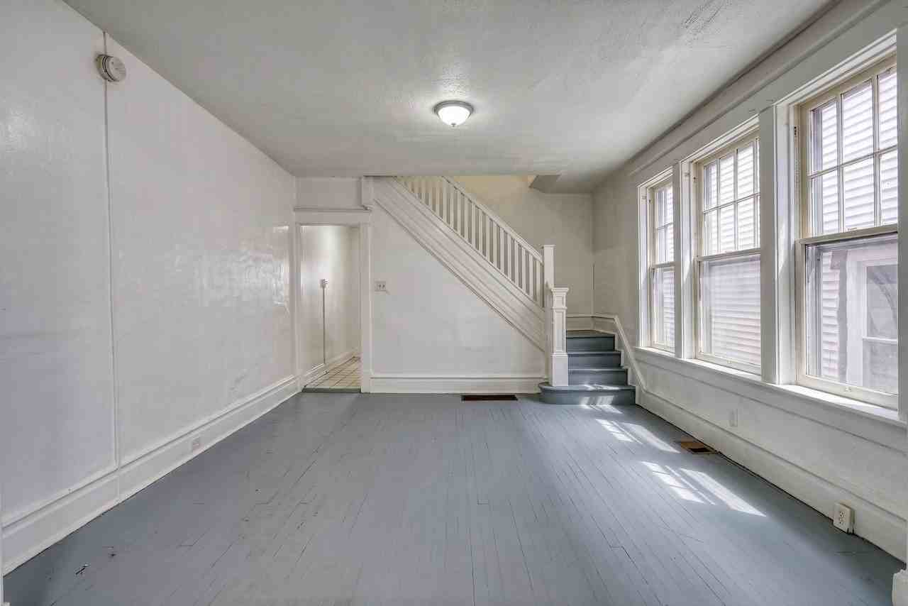 339 Emerald St - Photo 7 of 24
