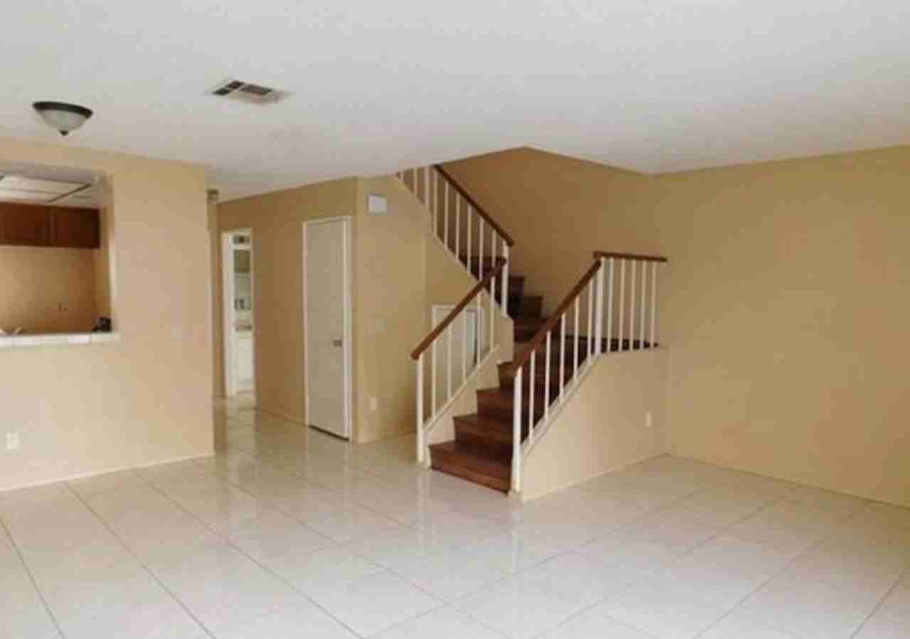 8739 Pine Crest Pl - Photo 5 of 14