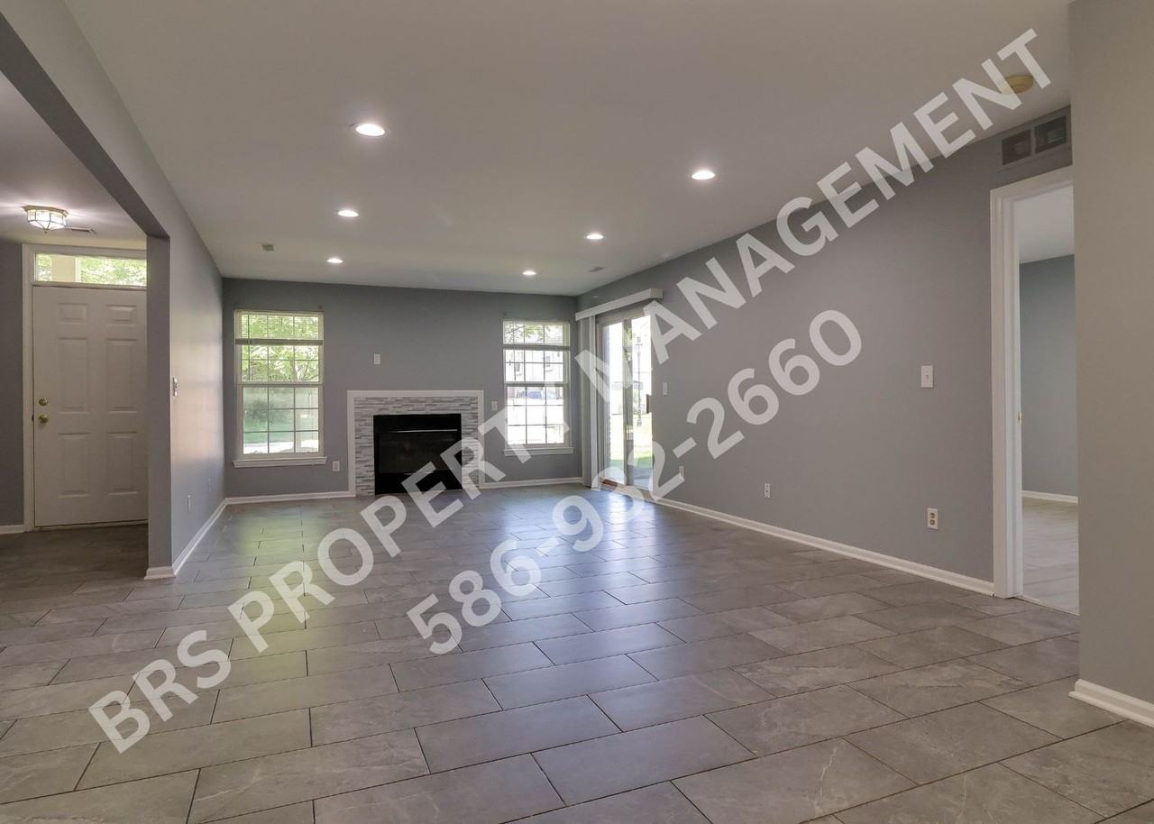 5300 Pine Aires Dr - Photo 3 of 15