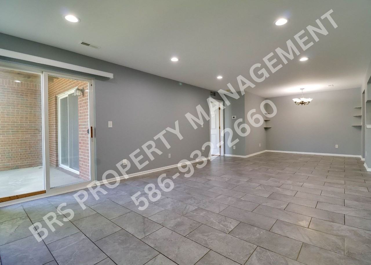 5300 Pine Aires Dr - Photo 4 of 15