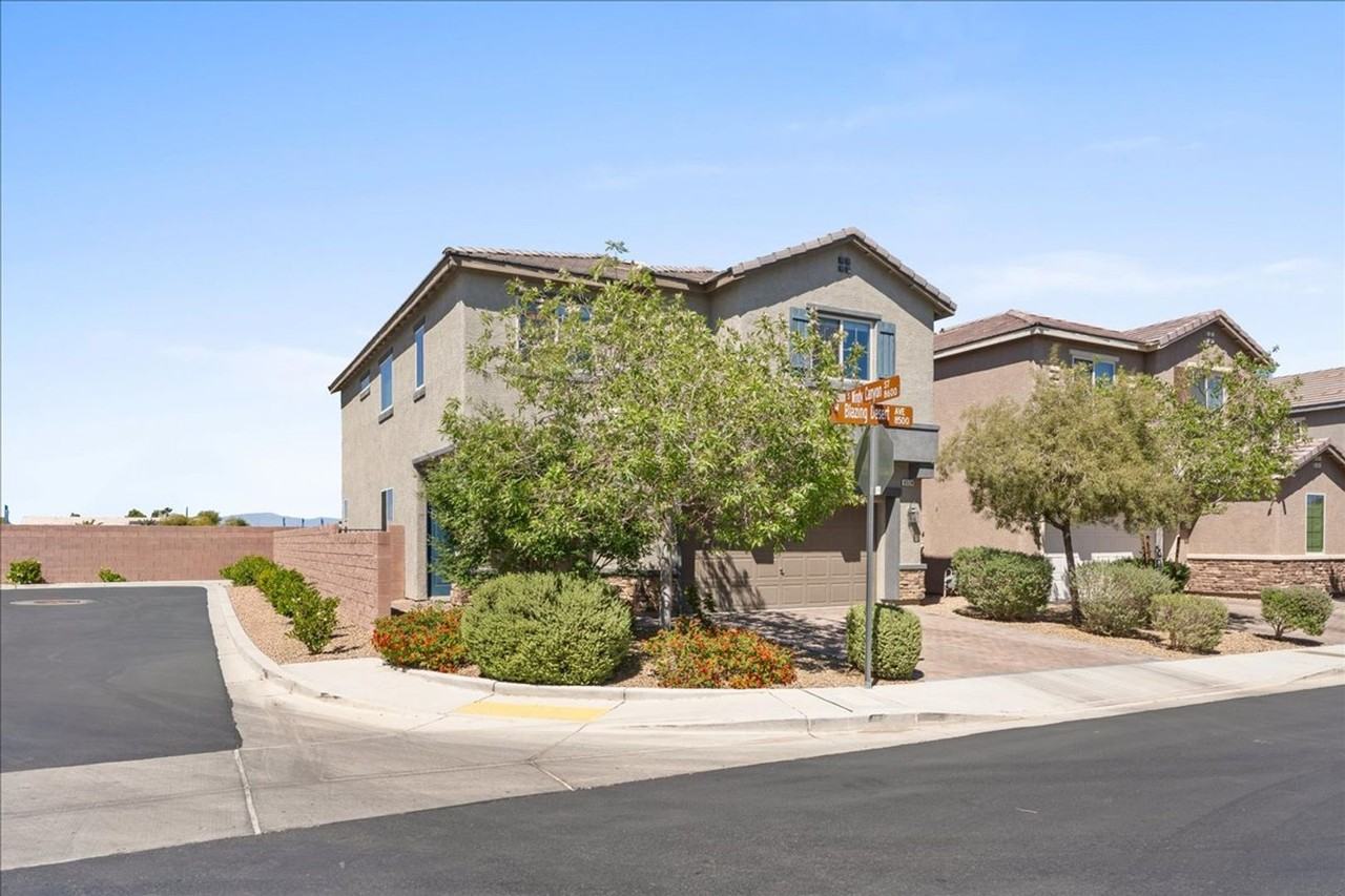 8524 Blazing Desert Ave - Photo 3 of 34