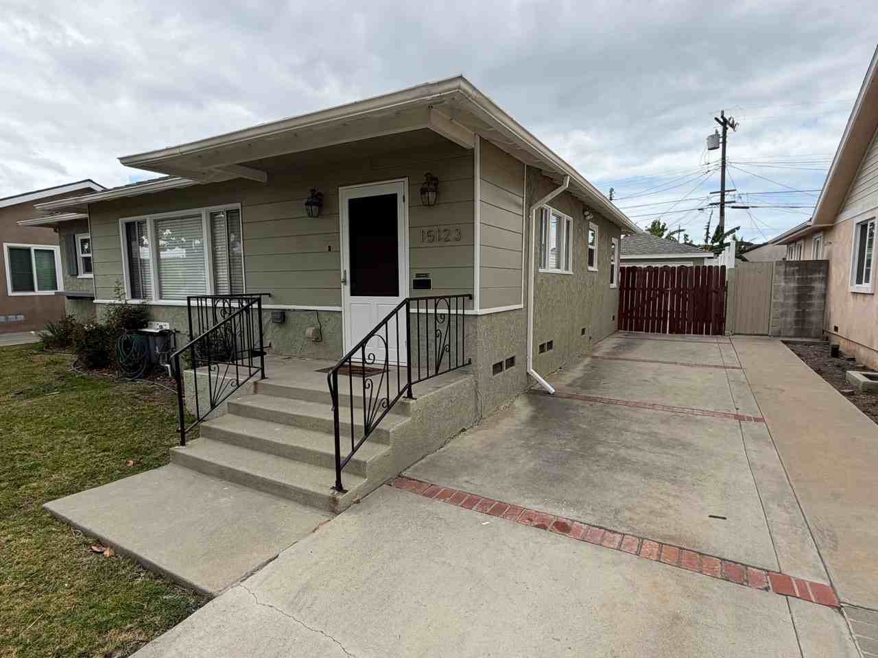 15123 Kornblum Ave - Photo 2 of 20