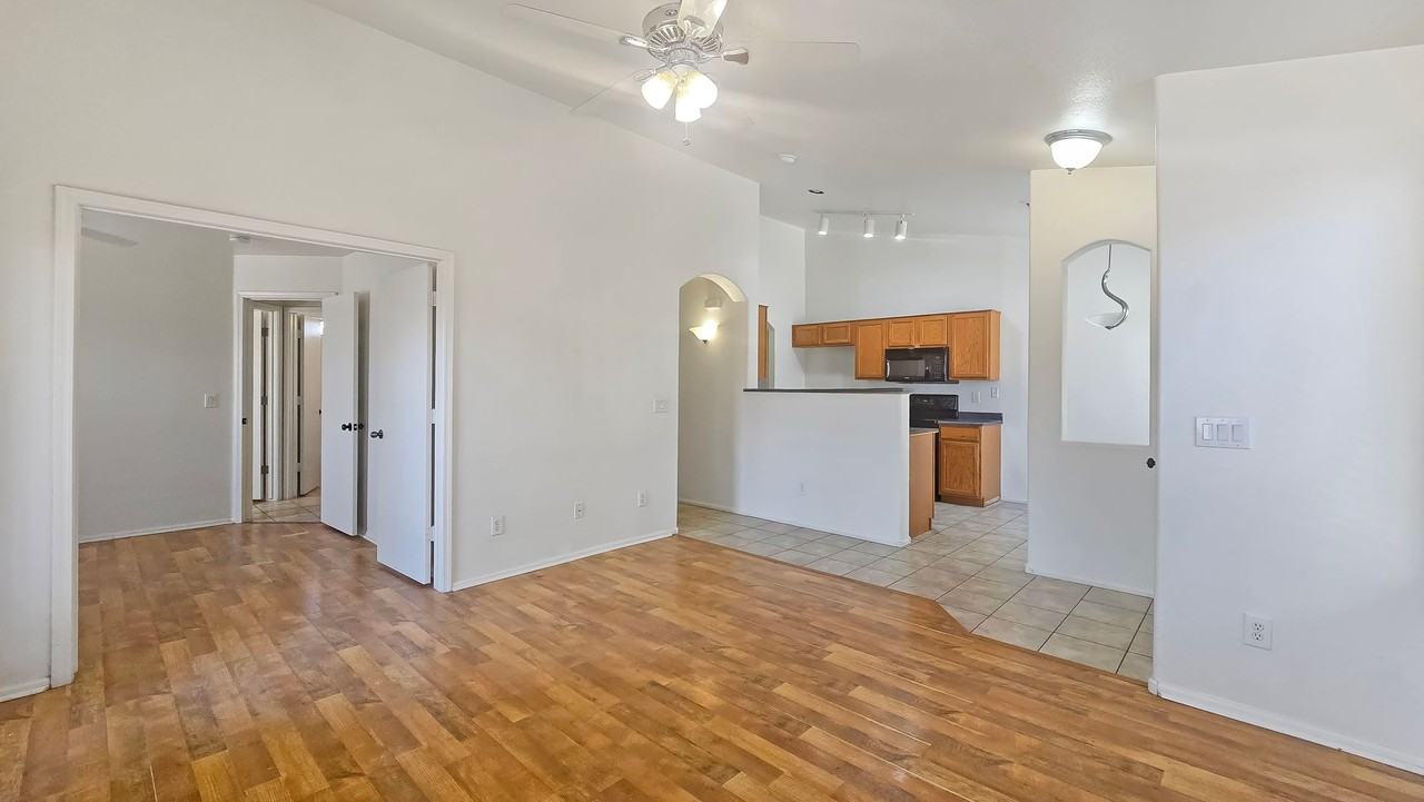 1221 N 161st Ave - Photo 6 of 23