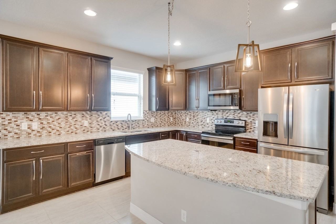 2751 Mead Ave - Photo 2 of 29