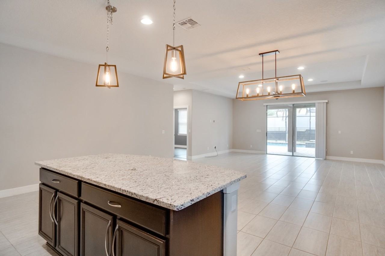 2751 Mead Ave - Photo 5 of 29