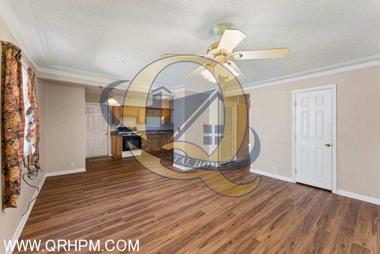 3118 Wyoming Ave - Photo 5 of 17