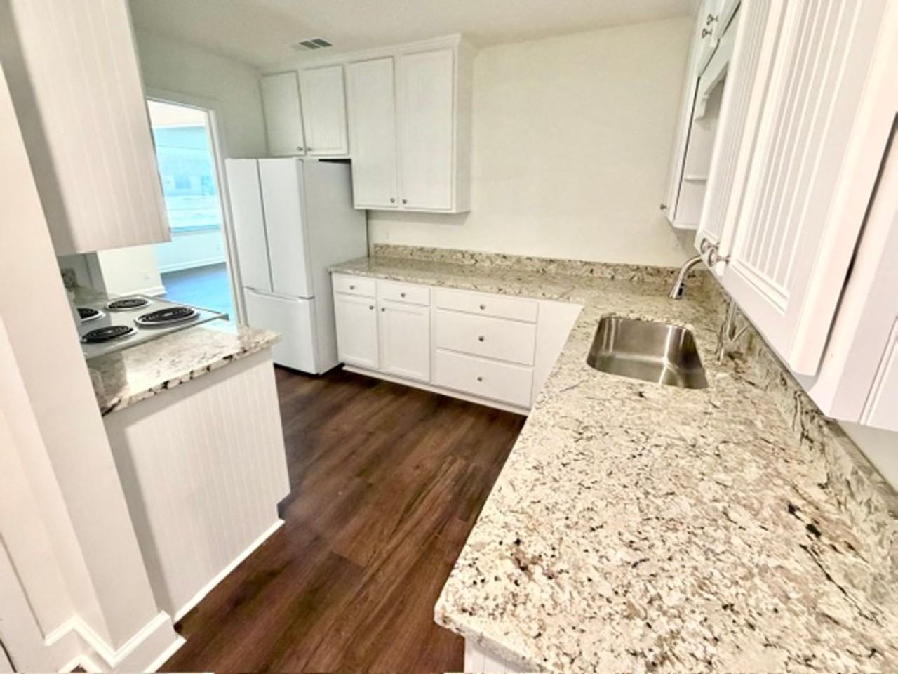 4499 E Dearing Rd - Photo 5 of 11