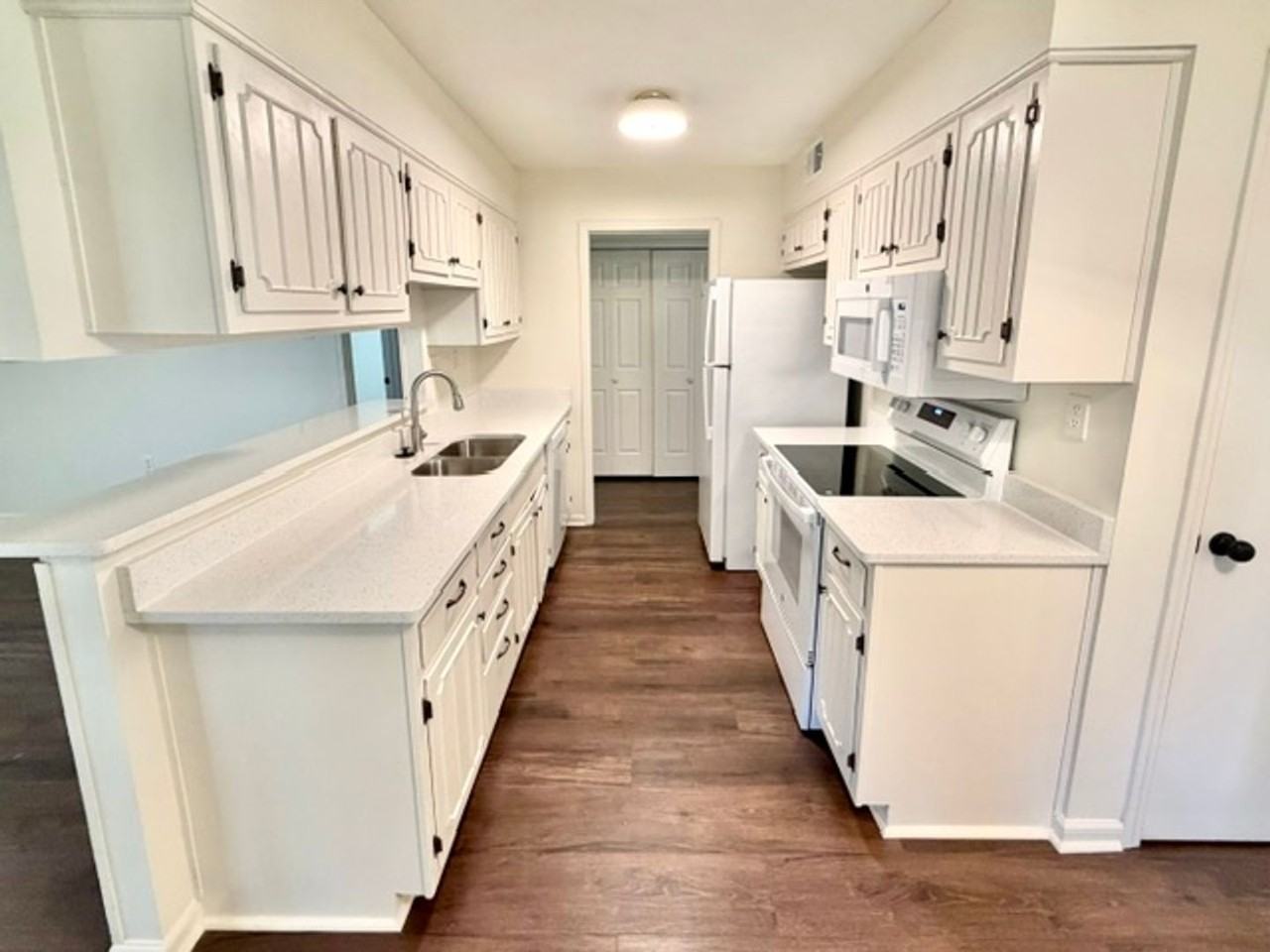 5673 Longacre Ave - Photo 4 of 11