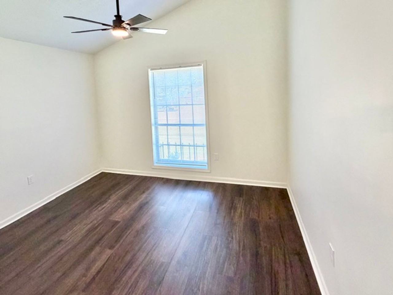5673 Longacre Ave - Photo 7 of 11