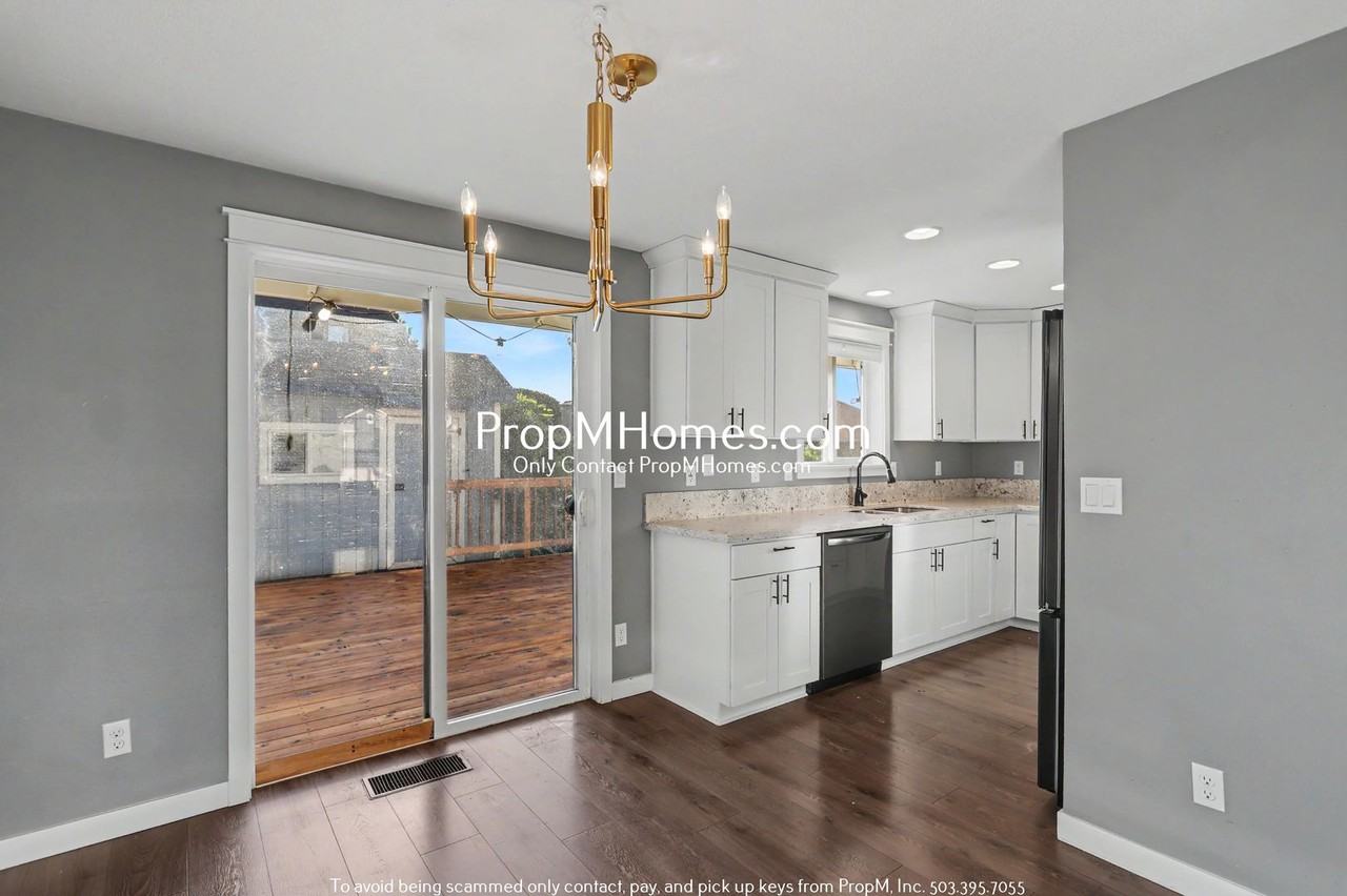 5137 Nw 172nd Pl - Photo 5 of 27