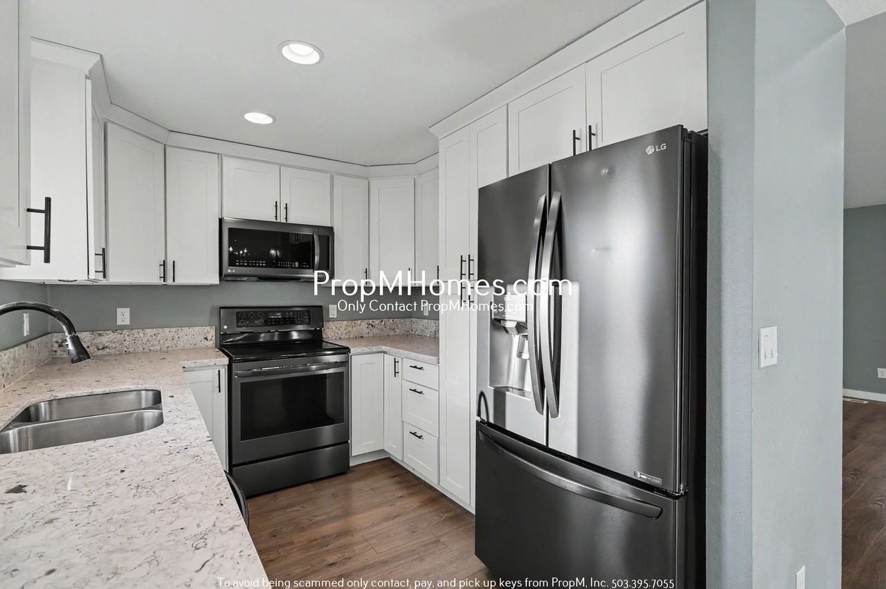 5137 Nw 172nd Pl - Photo 7 of 27