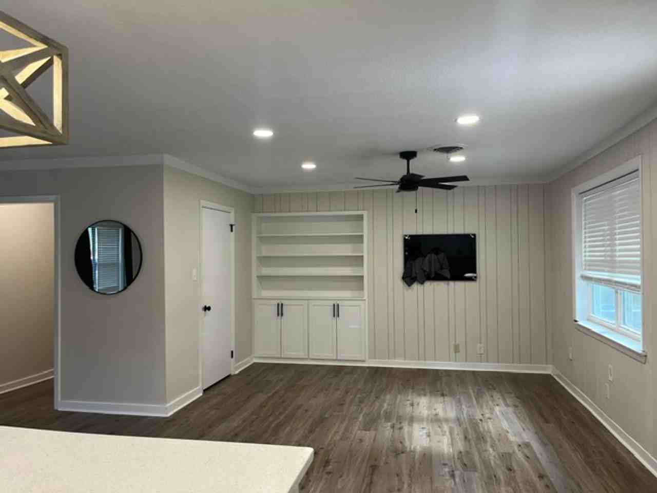 375 Sherwood Forest Blvd - Photo 3 of 17