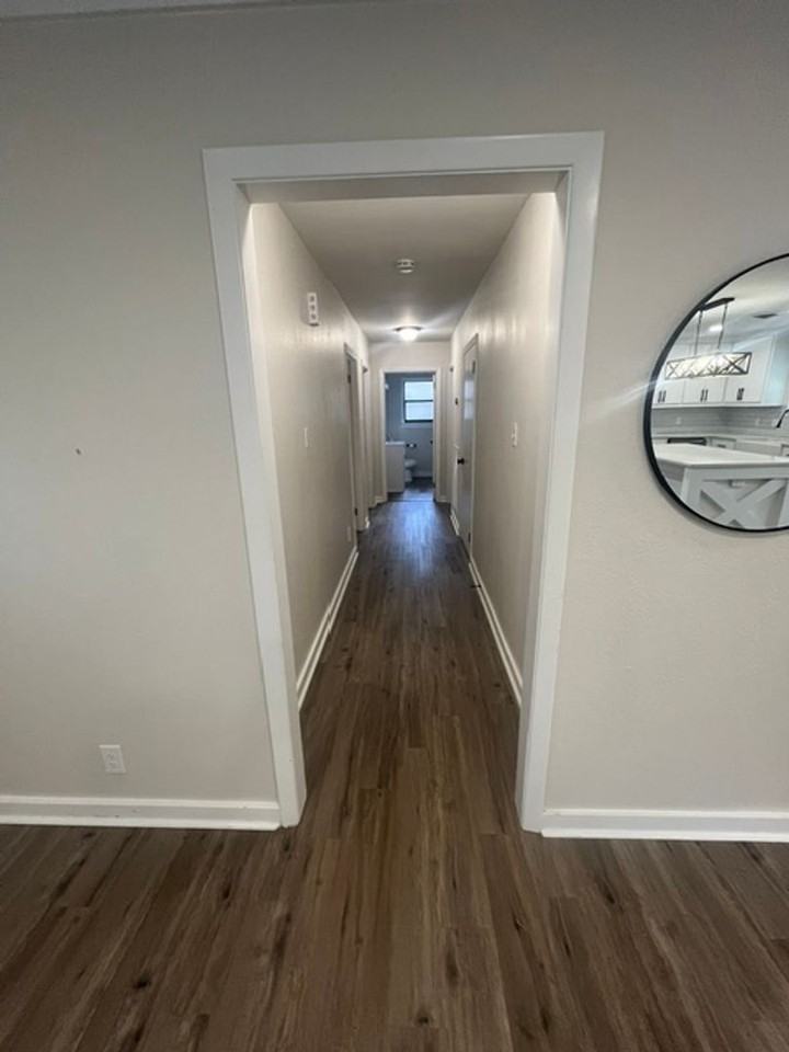 375 Sherwood Forest Blvd - Photo 6 of 17