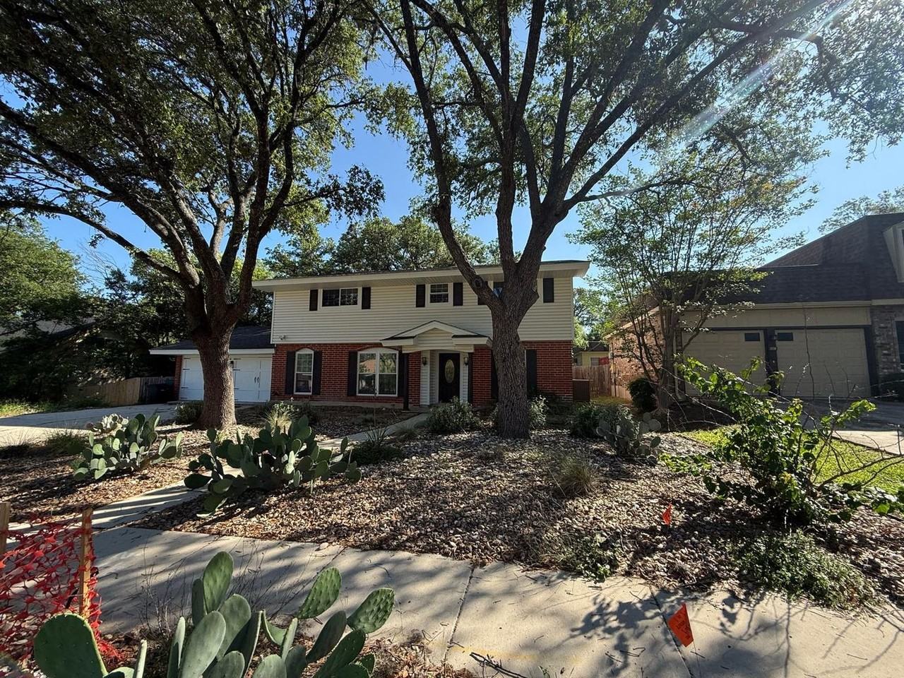 10606 Millspring - Photo 2 of 19