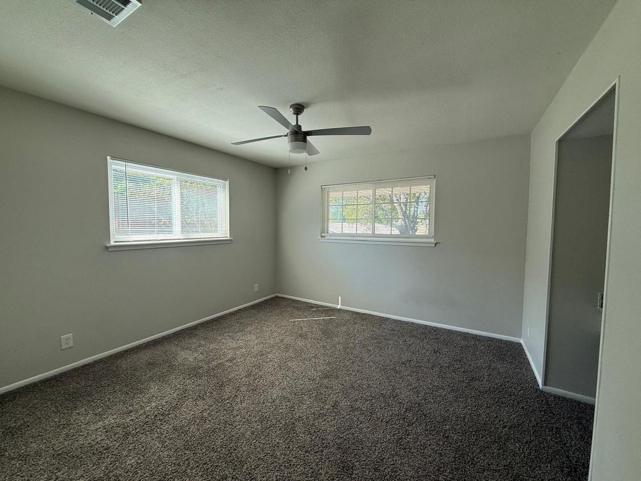 10606 Millspring - Photo 6 of 19