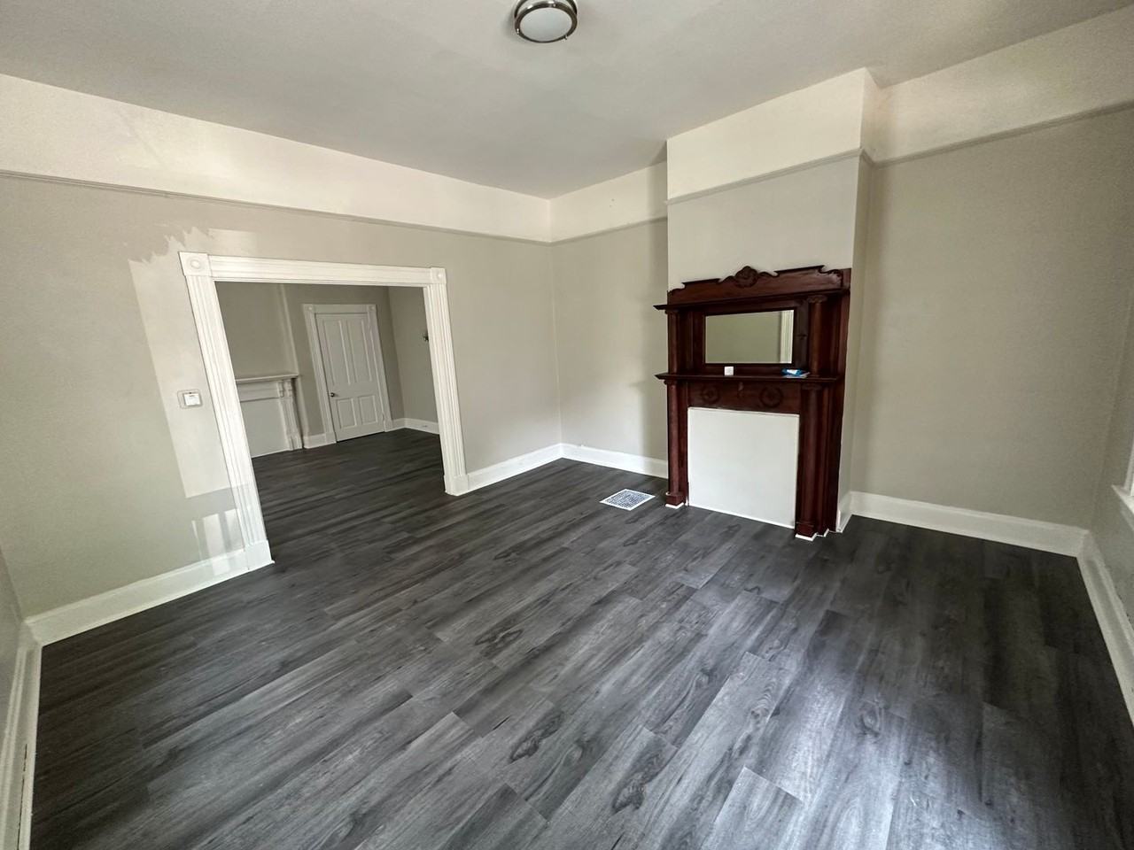 1056 Winfield Ave - Photo 6 of 15