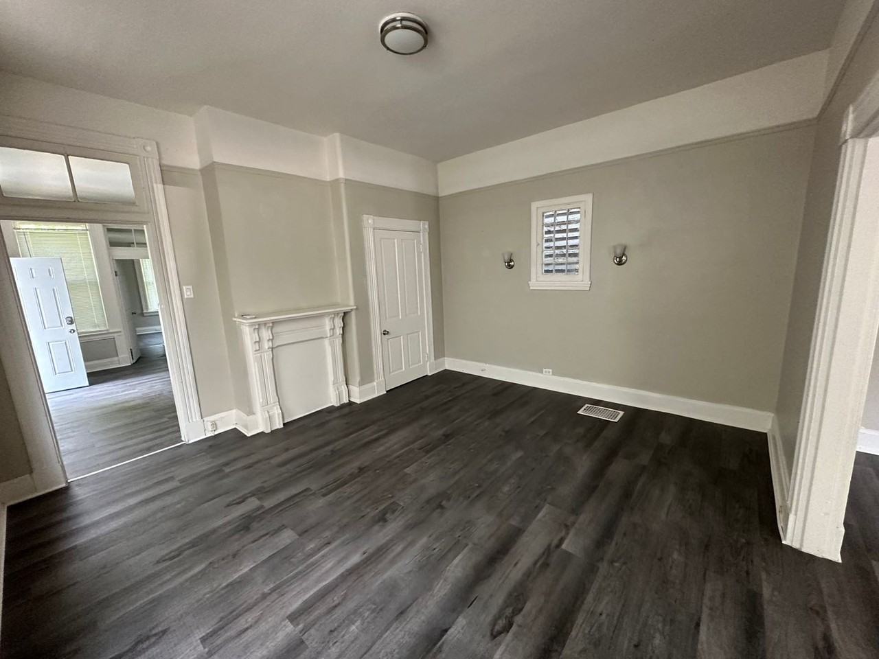 1056 Winfield Ave - Photo 7 of 15