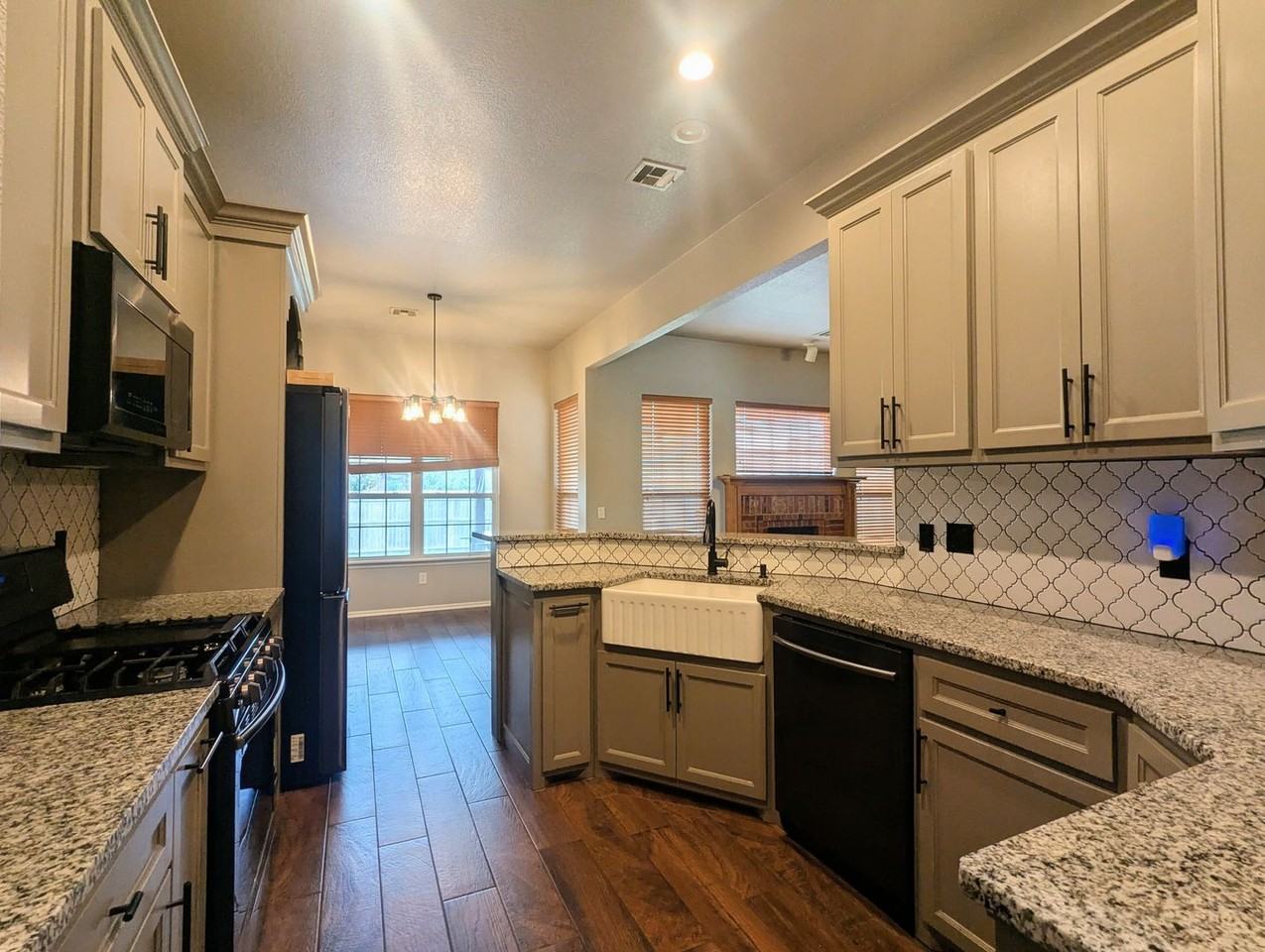 505 Sw 159th St - Photo 3 of 17