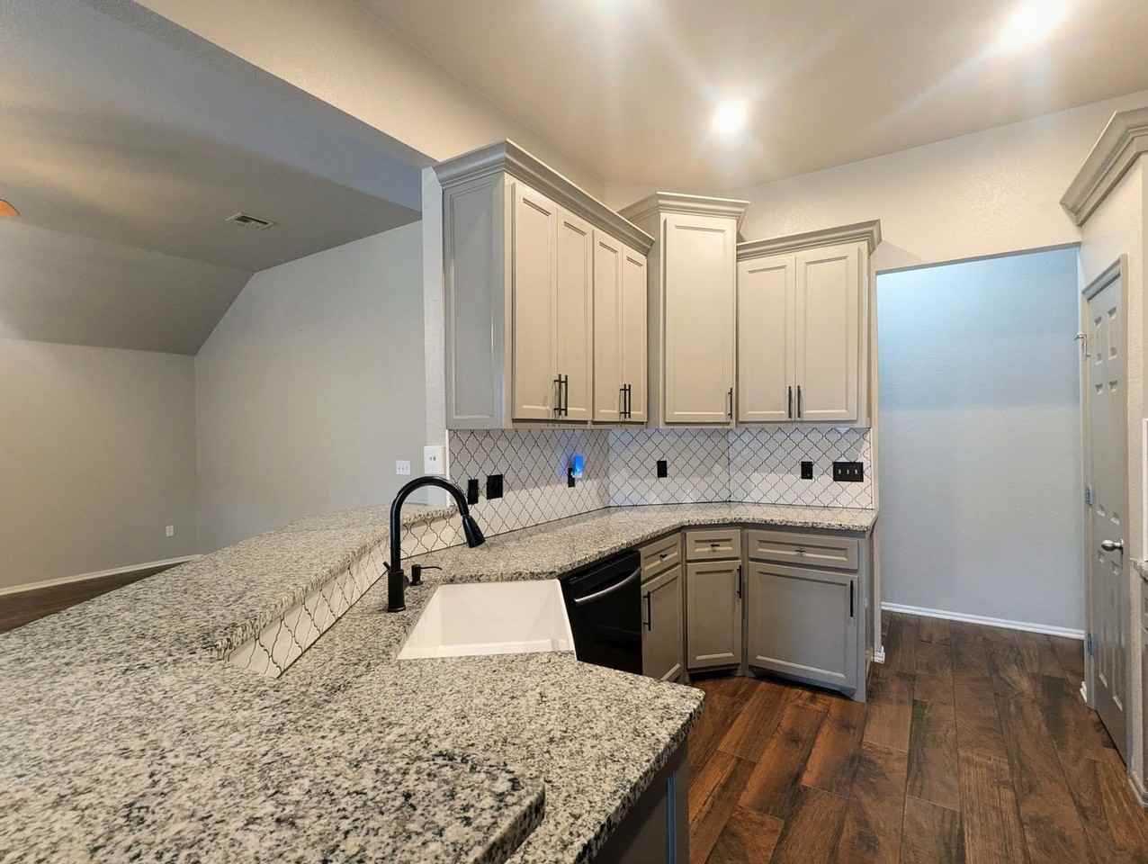 505 Sw 159th St - Photo 5 of 17