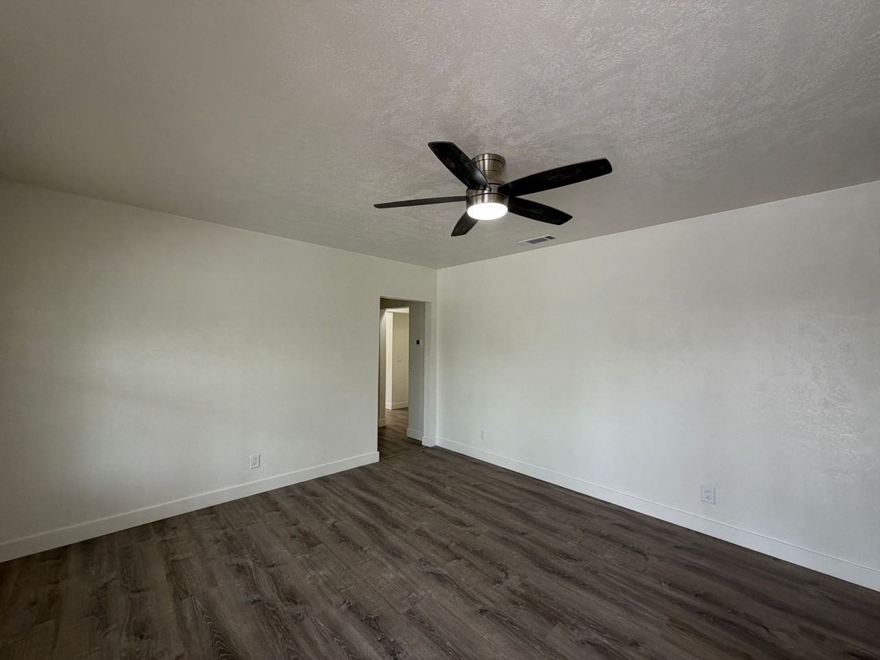535 Jackson St - Photo 3 of 20